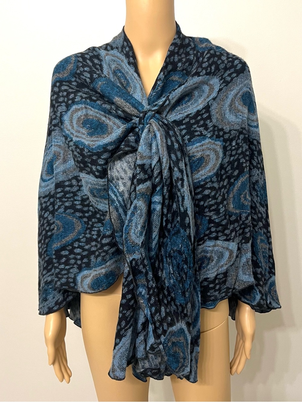 Rapti 100% Cashmere Shawl Wrap Blue Handmade India Fair Trade Loop Pashmina NWT